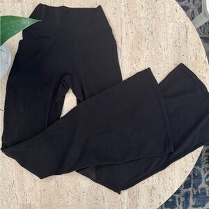 Buffbunny Aggressive Scrunch flare leggings SM- from juicy launch with Bailey
